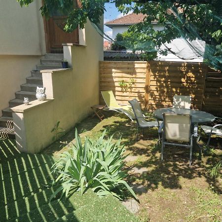 Appartement Independant Dans Maison Avec Jardinet, Au Calme Sérézin-du-Rhône Exterior foto