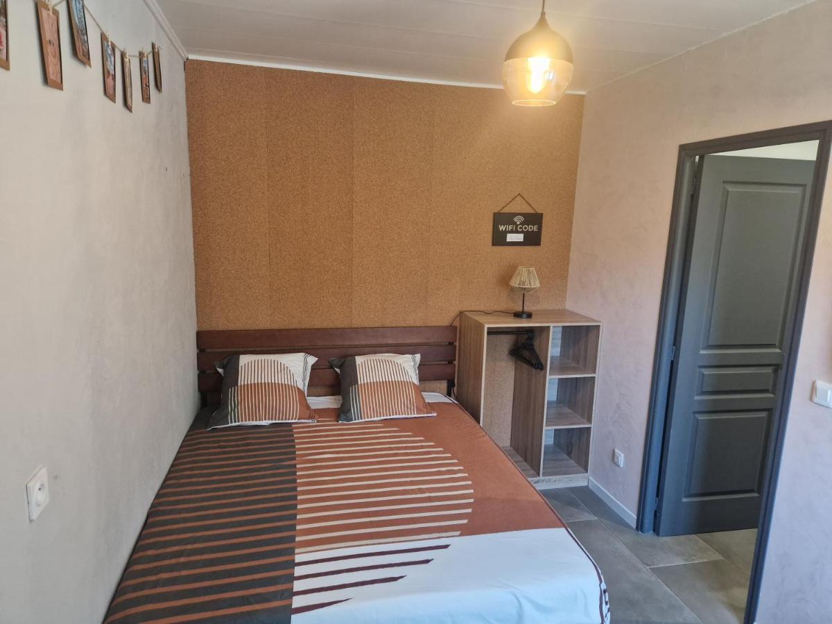 Appartement Independant Dans Maison Avec Jardinet, Au Calme Sérézin-du-Rhône Exterior foto