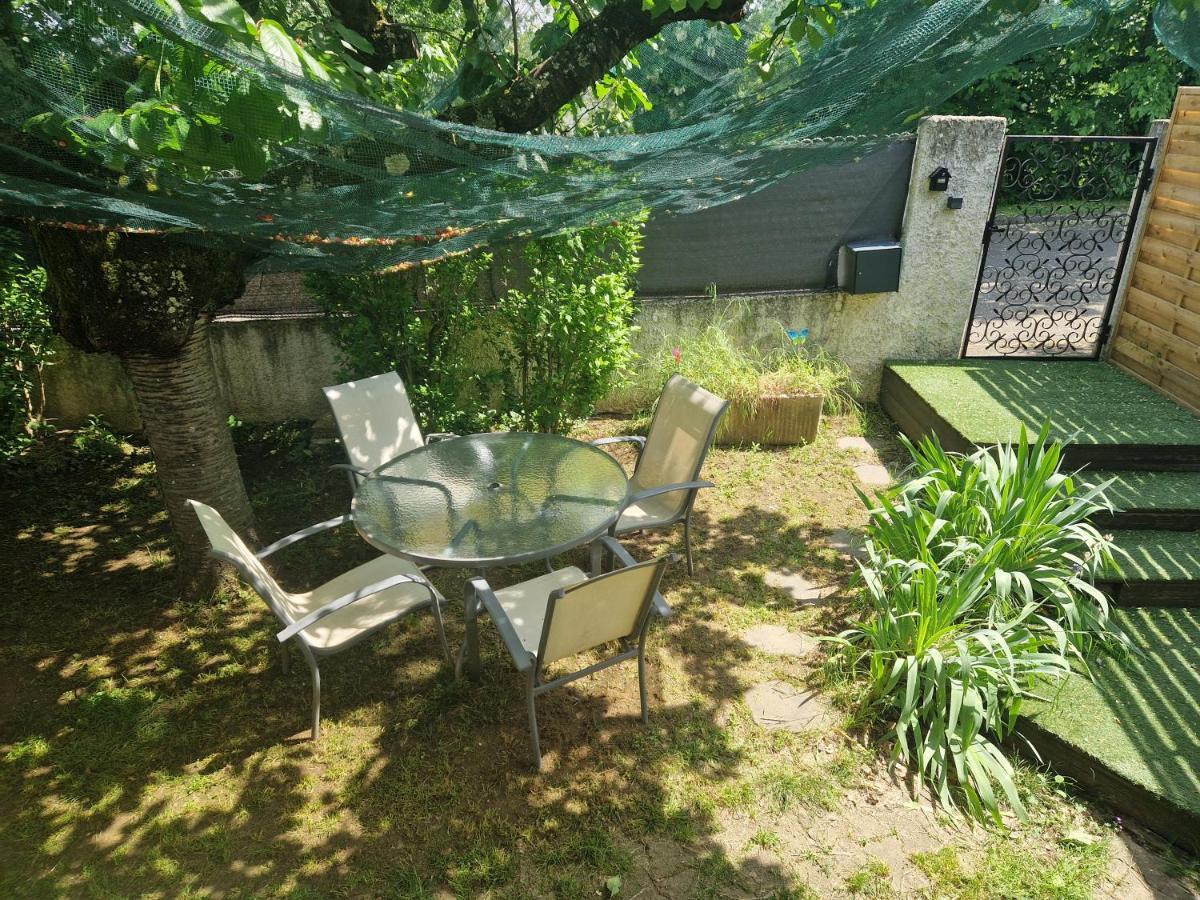 Appartement Independant Dans Maison Avec Jardinet, Au Calme Sérézin-du-Rhône Exterior foto